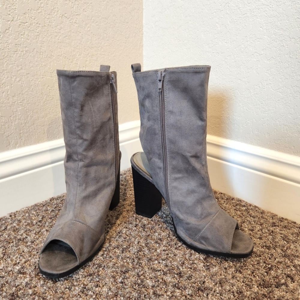 boohoo Women's Grey Suede Leather 4 inch Peepetoe Sock Heels boots- Size 9